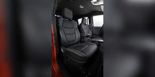 ISUZU V-CROSS interior leather electric seats